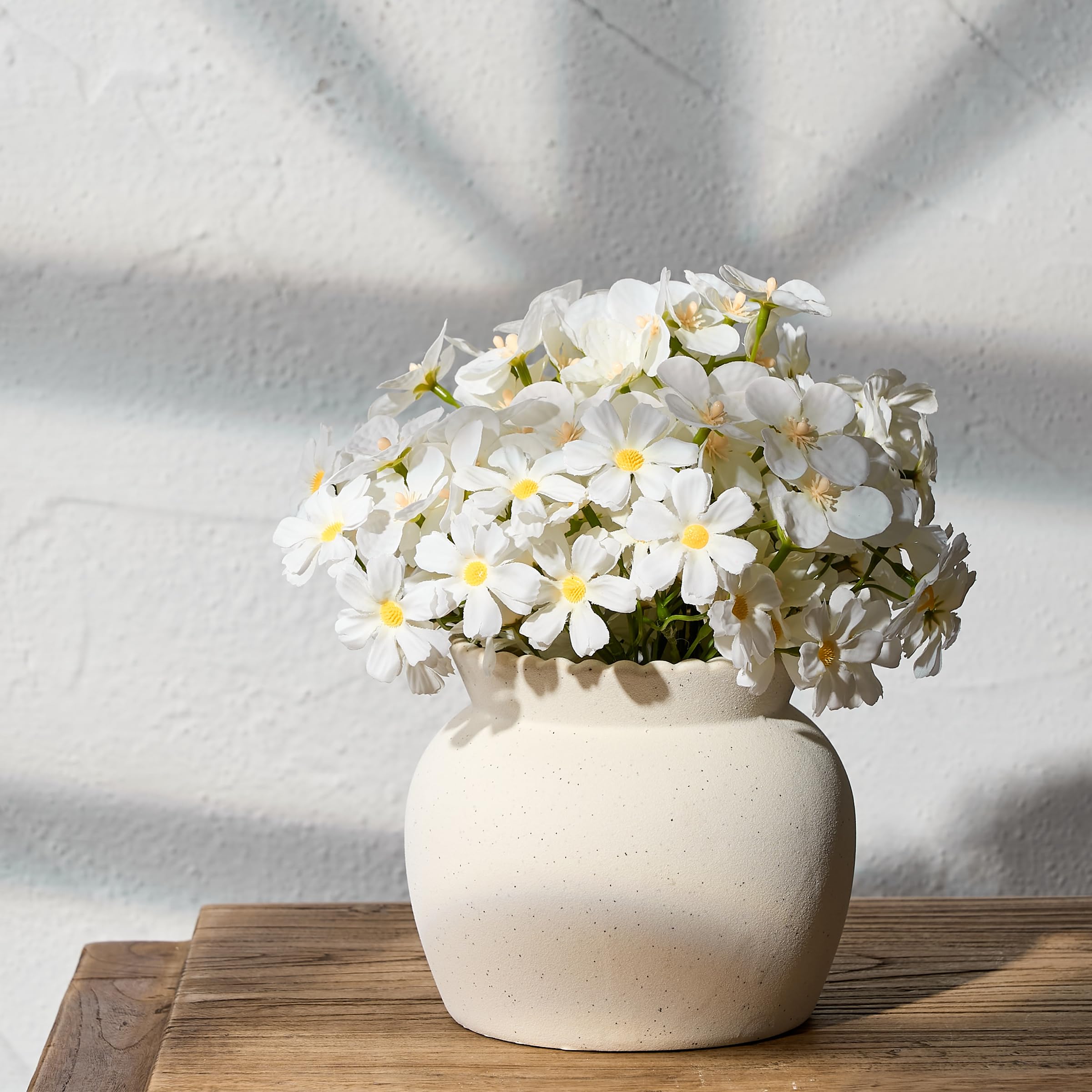 SIDUCAL Blue and White Vintage Vase | 6 Inch Ceramic Chinoiserie Floral | Retro Ice Cracked Blue and White Porcelain Vase for Table, Living Room, Bathroom Decoration, Wedding, Shelf Decor, Mantel
